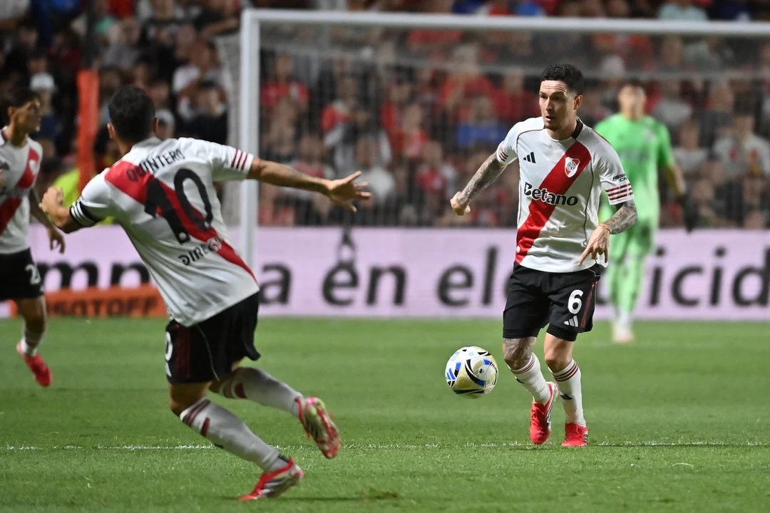 River cayó ante Argentinos y suma tres partidos sin triunfos